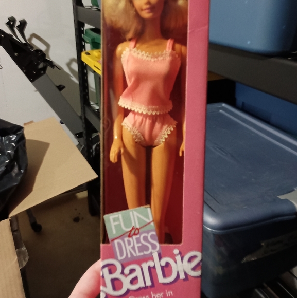 Fun to Dress & Fashion Play 3 Barbie Bundle - Picture 7 of 11